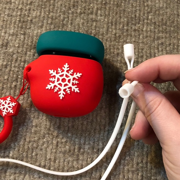 AirPod 🎄 Case - Picture 3 of 6